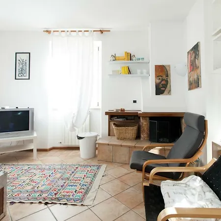 Roxy House Apartment *