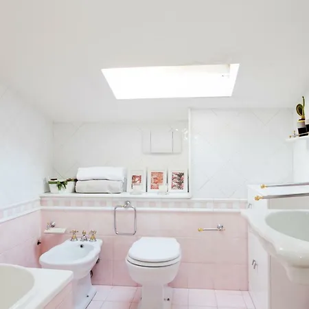 Roxy House